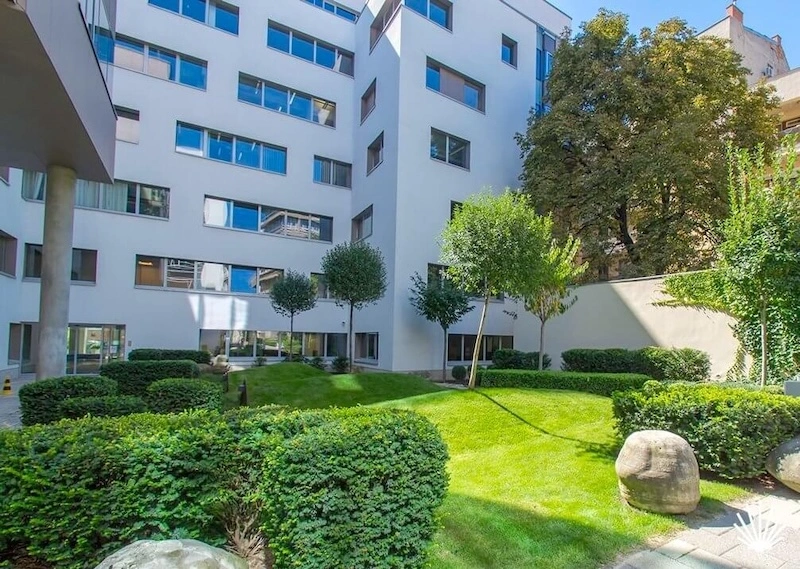 Residence Irodaház-4